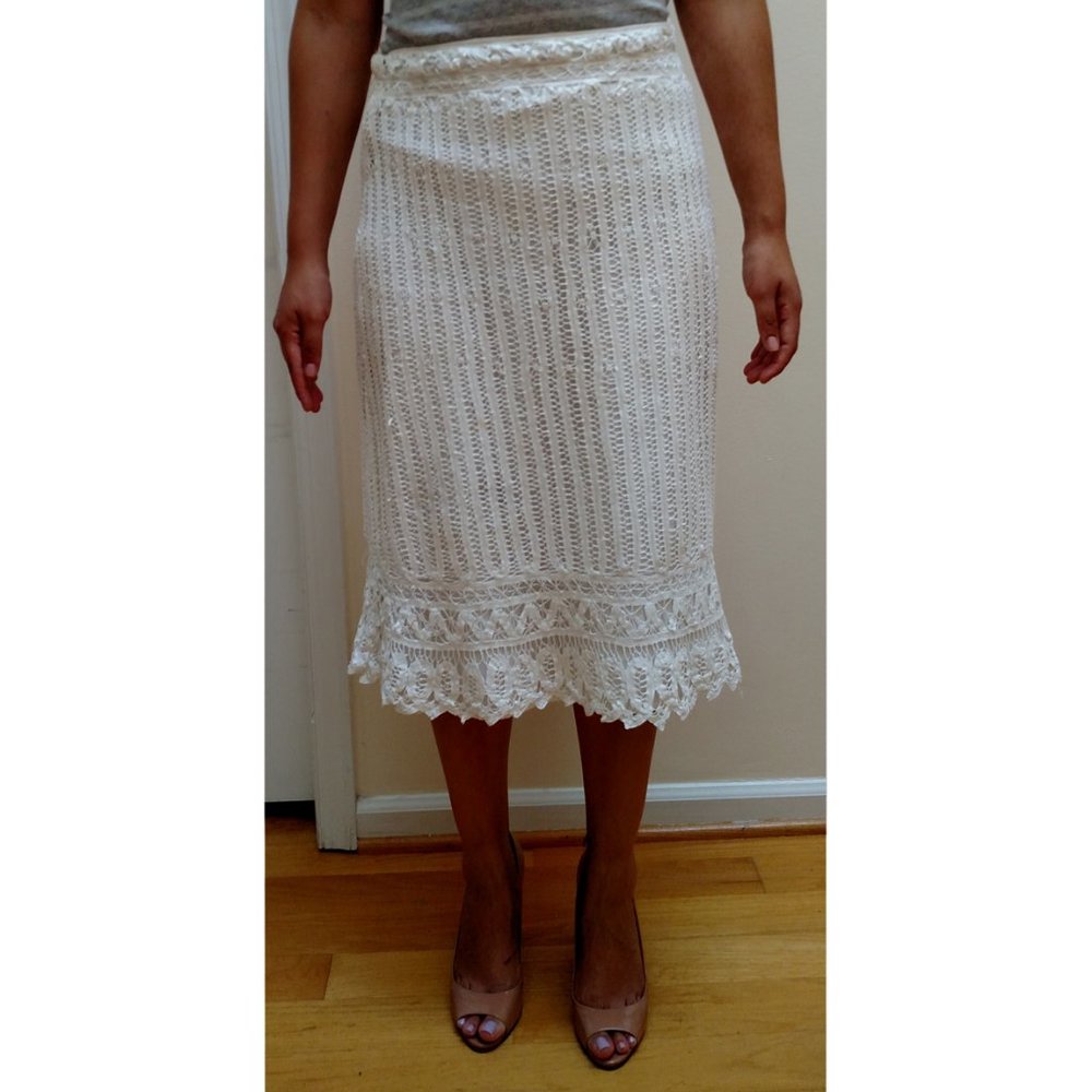 Ted Baker knit white skirt below the knee size 4